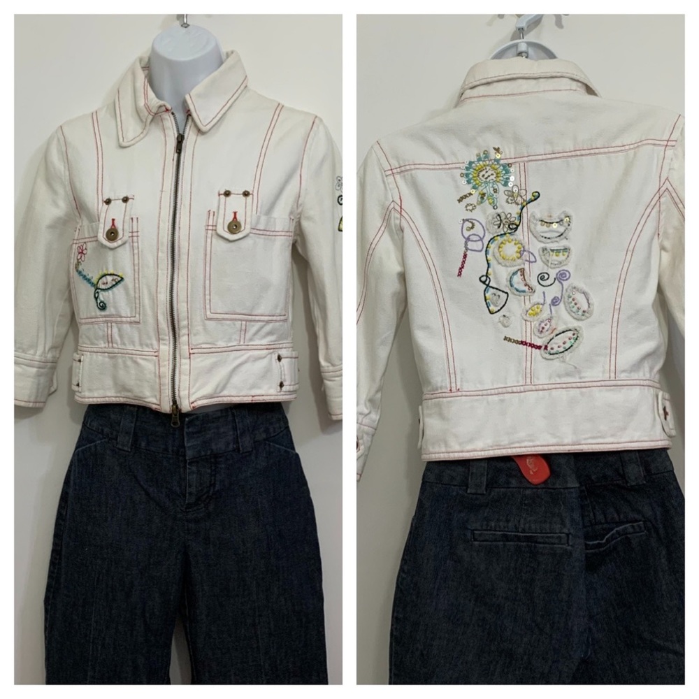 White denim jacket by B Gallery is in excellent condition. Size small